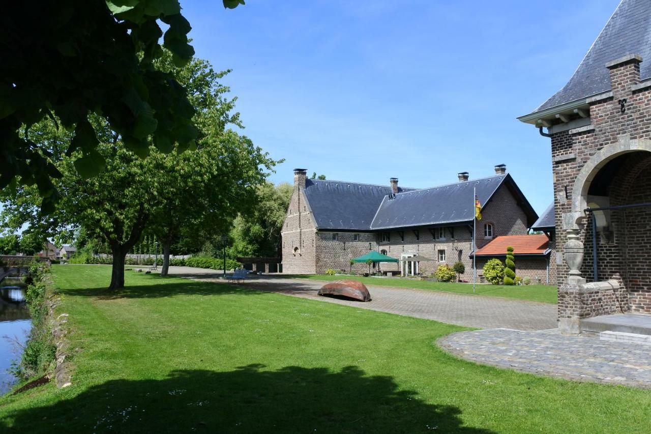 B & B Kasteelhoeve Borgharen - Maastricht Luaran gambar